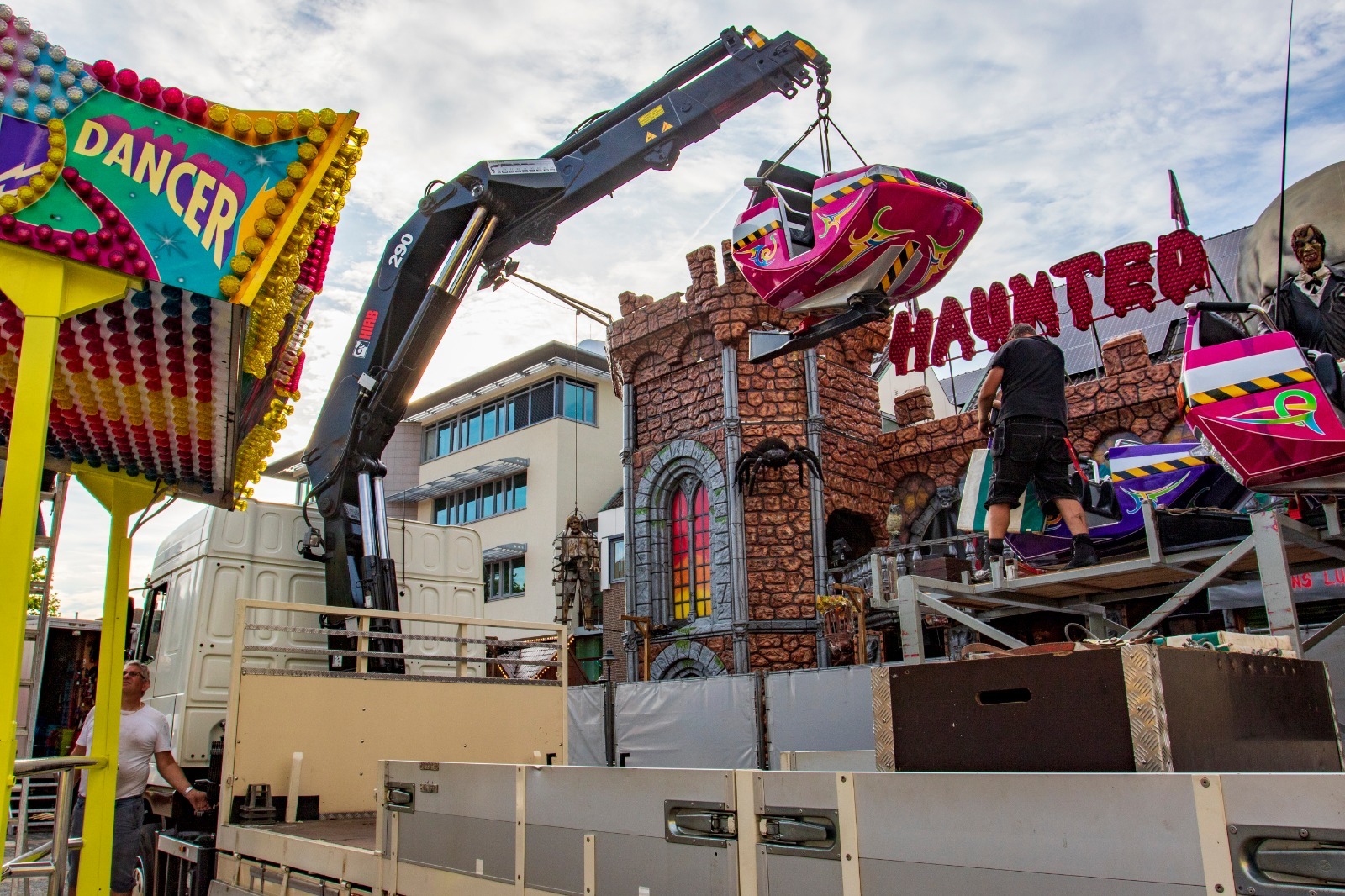 Opbouw Mega Kermis Uden 2022 (Foto: Huub de Goeij)